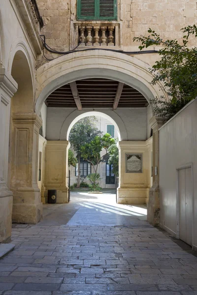 Valletta - Malta - 13 Nisan 2016: Geleneksel Malta mimar — Stok fotoğraf