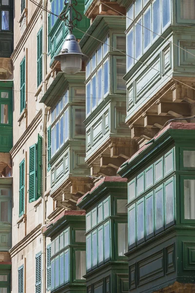 VALLETTA -MALTA - APRIL 13, 2016: Traditional Maltese architect — Stock Photo, Image