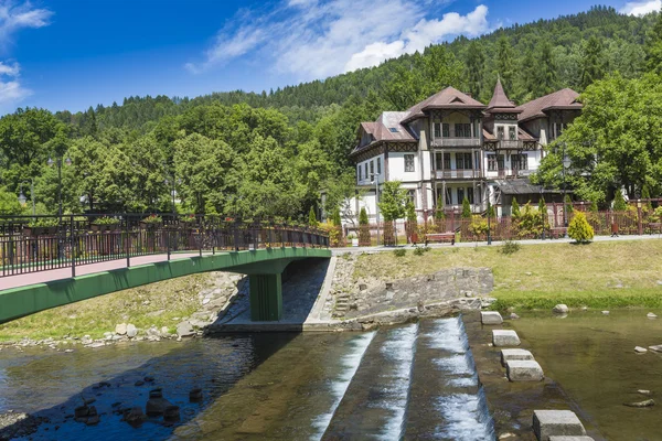 SZCZAWNICA - 21 GIUGNO: Passeggiata lungo il fiume Szczawnica — Foto Stock