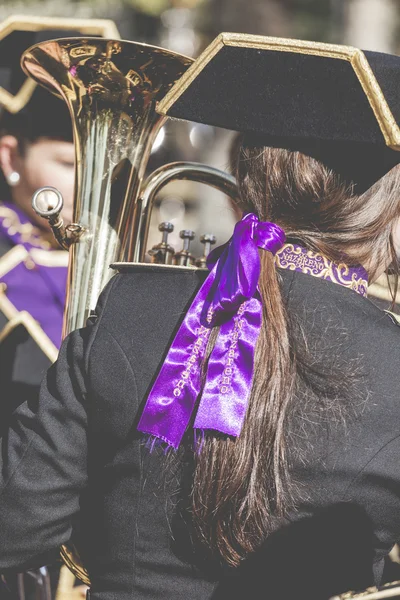 CORDOBA - ESPANHA - JUNHO 10, 2016: Trombones tocando em uma banda grande — Fotografia de Stock