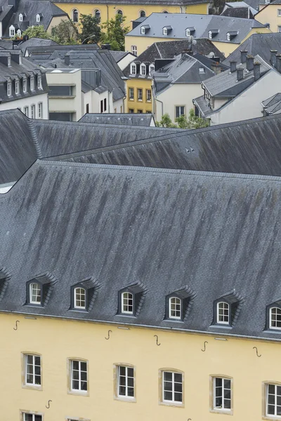 CIDADE DE LUXEMBURGO - LUXEMBURGO - JUNHO 30, 2016: Dia de verão ensolarado i — Fotografia de Stock