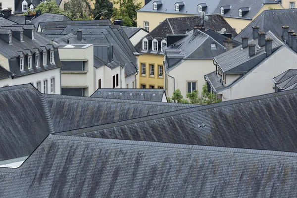 CIDADE DE LUXEMBURGO - LUXEMBURGO - JUNHO 30, 2016: Dia de verão ensolarado i — Fotografia de Stock