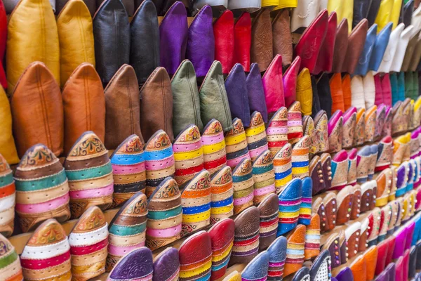 Barevné marocké pantofle, Marrákeš — Stock fotografie