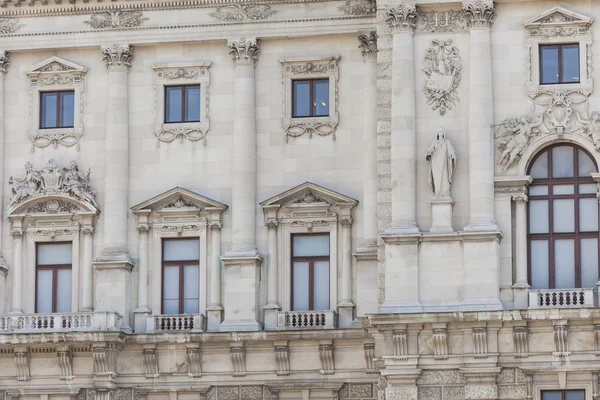 Bécs, Ausztria, E.U. - 2016. június 05.: Vienna Hofburg Császári P — Stock Fotó