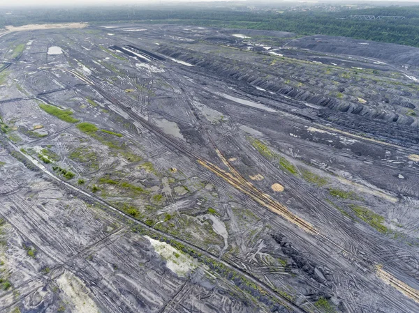 Mina de carbón en el sur de Polonia. Tierra destruida. Vista desde arriba . —  Fotos de Stock