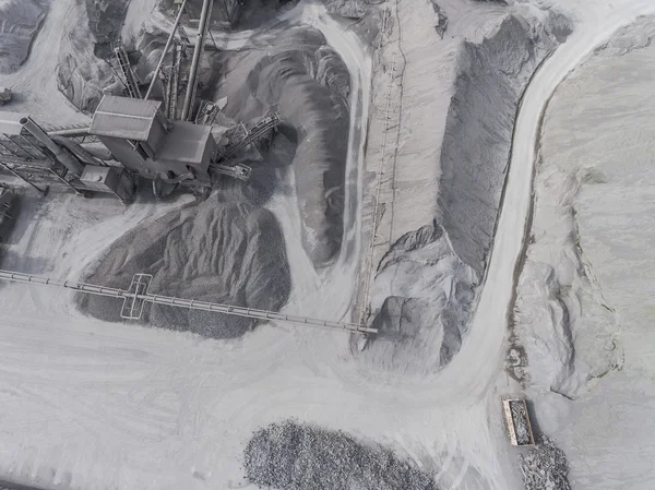 Vue aérienne des carrières de sable à ciel ouvert. Vue d'en haut. — Photo