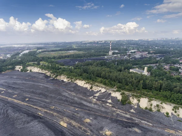 Шахта в на південь від Польщі. Зруйновані землі. Вид зверху. — стокове фото