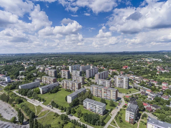 Típico bloco socialista de apartamentos na Polónia. Europa Oriental. Vista fr — Fotografia de Stock