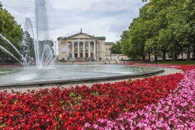 Poznan, Polonya - 09 Temmuz 2016: Grand Theatre (Opera), yeşil