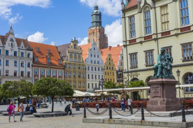 Pazar squar Wroclaw, Polonya - Temmuz 07, 2016:Architecture