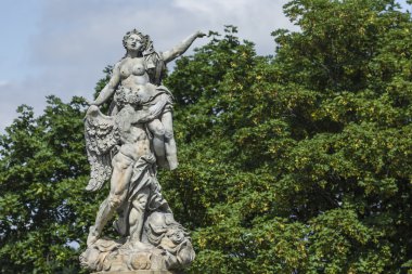 Walbrzych, Polonya - 07 Temmuz 2016: Ksia yakınındaki güzel anıtları