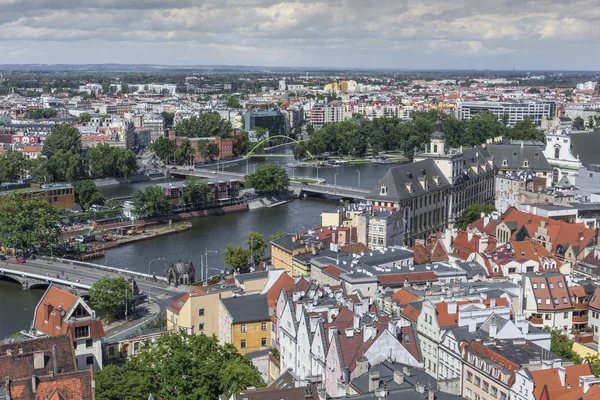 Wroclaw, Polonya - 07 Temmuz 2016: Doğal yaz hava panorama o — Stok fotoğraf