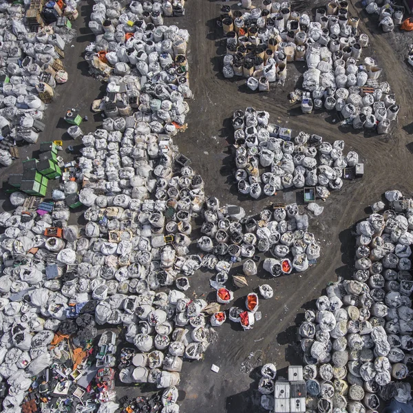 垃圾填埋场鸟瞰视图。堆填区的废物贮存。视图 — 图库照片