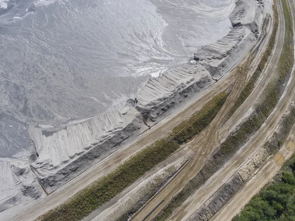 Förstörd landskaps mineral gruva i södra Polen. Förstörda l — Stockfoto