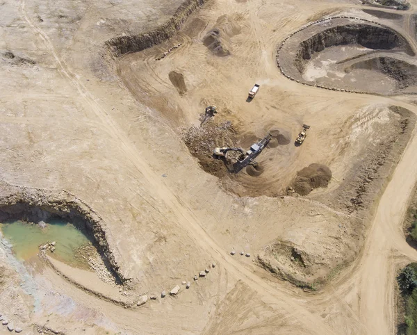 Vista aerea sulla fabbrica di lavorazione dei materiali da costruzione. Sabbia — Foto Stock
