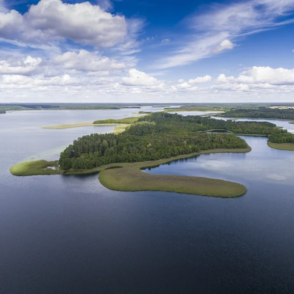 Lake Wigry National Park. Suwalszczyzna, Poland. Blue water and — Stock Photo, Image