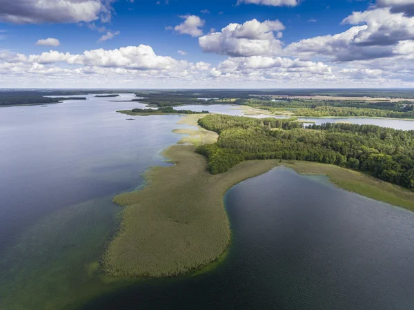 Lake Wigry Nationaal Park. Suwalszczyzna, Polen. Blauw water en — Stockfoto