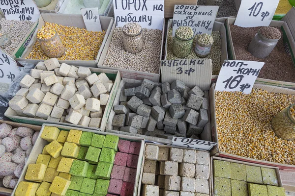 Verkauf von Gewürzen Markt in der Ukraine. die Preisschilder auf jedem Produkt — Stockfoto