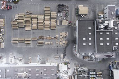 Endüstriyel beton drenaj boruları inşaat için yığılmış. Yeni