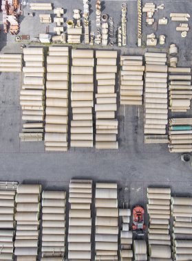 Endüstriyel beton drenaj boruları inşaat için yığılmış. Yeni
