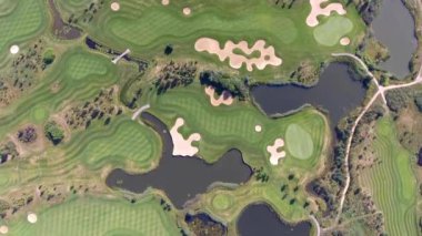Polonya golf alanı üzerinden hava görünüm. Yaz saati.