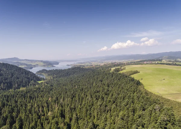 Panorama de Pieniny ao Lago Czorsztyn e Montanhas Tatra - Po — Fotografia de Stock