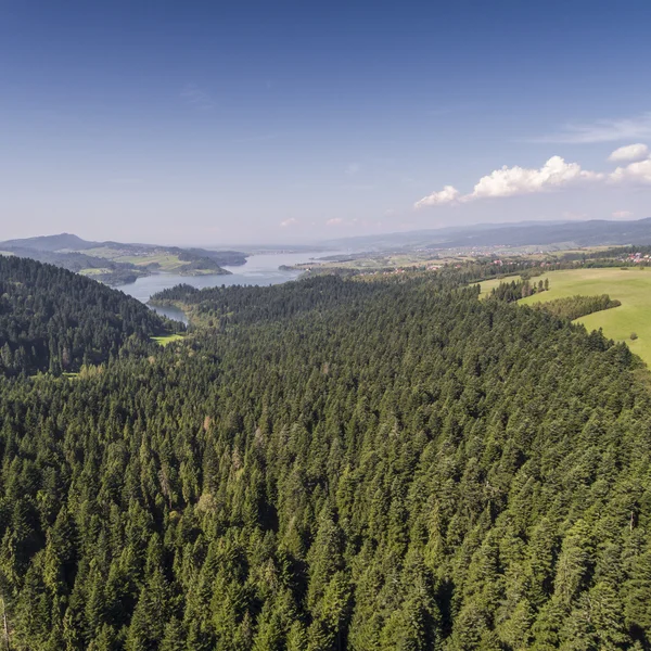 Panorama de Pieniny ao Lago Czorsztyn e Montanhas Tatra - Po — Fotografia de Stock