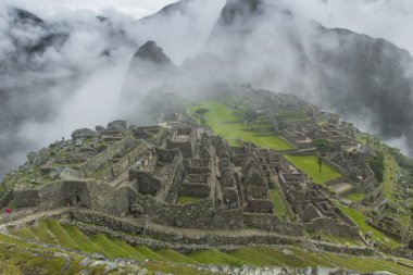 Görünümü, antik Inca şehir, Machu Picchu. 15-yy