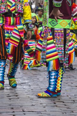 Cusco - Peru - 06 Haziran 2016: Peru dansçılar içinde geçit töreni