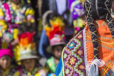 Cusco - Peru - 06 Haziran 2016: Peru dansçılar içinde geçit töreni