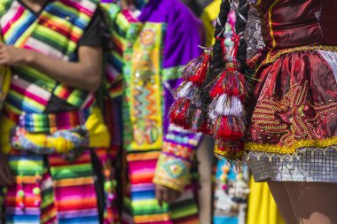 Cusco - Peru - 06 Haziran 2016: Peru dansçılar içinde geçit töreni