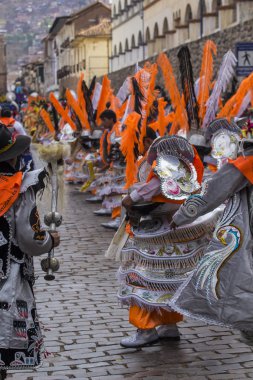 Cusco - Peru - 06 Haziran 2016: Peru dansçılar içinde geçit töreni