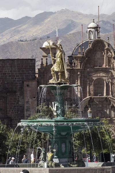 CUZCO, PERÚ-MARZO 08, 2016: Vista de Plaza De Armas en Cusco, Per — Foto de Stock