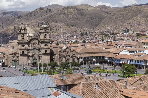 Vista aérea de la plaza principal en la capital de Incas, Cusco, P — Foto de Stock