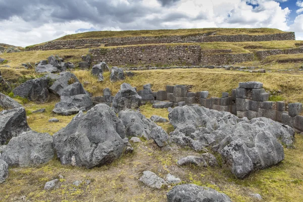 Lavori in pietra delle mura di Sacsayhuaman, a Cusco, Perù — Foto Stock