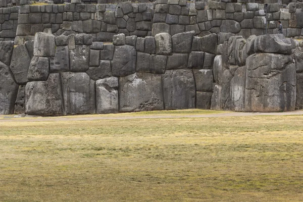 Piedra de los muros de Sacsayhuaman, en Cusco, Perú — Foto de Stock