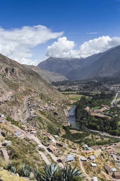 Campo de trigo colhido no Vale do Urubamba, no Peru , — Fotografia de Stock