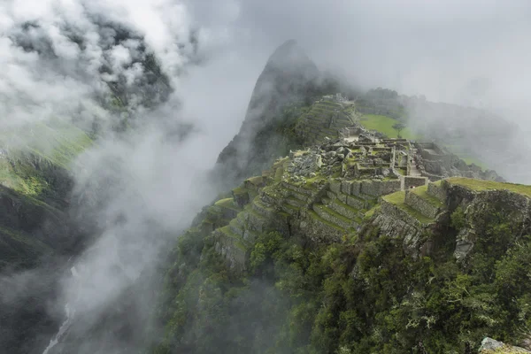 Nézd meg, az ősi inka város-ból Mach Picchu. A 15-ik században — Stock Fotó