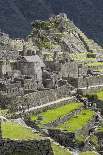 Vista de la antigua ciudad inca de Machu Picchu. El siglo XV — Foto de Stock