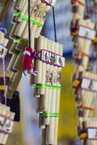 Authentic south american panflutes in local market in Peru. — Stock Photo, Image