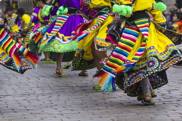 Cusco, Peru - 06 czerwca 2016: Peruwiański tancerzy na paradzie w — Zdjęcie stockowe
