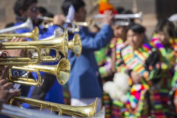Cusco - peru - 06. Juni 2016 unbekannte musiker einer blaskapelle o — Stockfoto