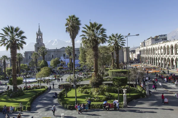 Praça principal "Plaza de Armas" em Arequipa, Peru . — Fotografia de Stock