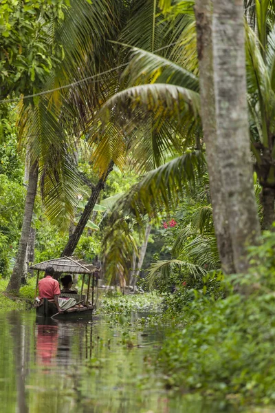 Напрямку Alleppey, Керала, Індія - 16 серпня 2016: Невідомі Індійська p — стокове фото