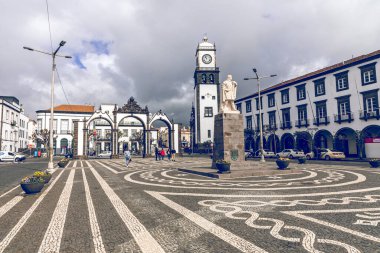 Azores Adaları Mimarisi. Portekiz 'in Azores kentindeki Ponta Delgada' nın tarihi şehir merkezi.. 