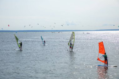 Puck Körfezi 'nde yaz sporları. Polonya.