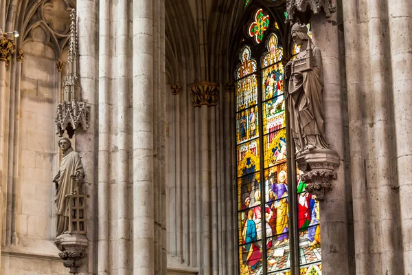 COLOGNE, GERMANY - AUGUST 26: walk way inside the Cologne Cathedral on August 26, 2014 in Cologne, Germany. commenced in 1248 and complete finished in 1880 — Stock Photo, Image