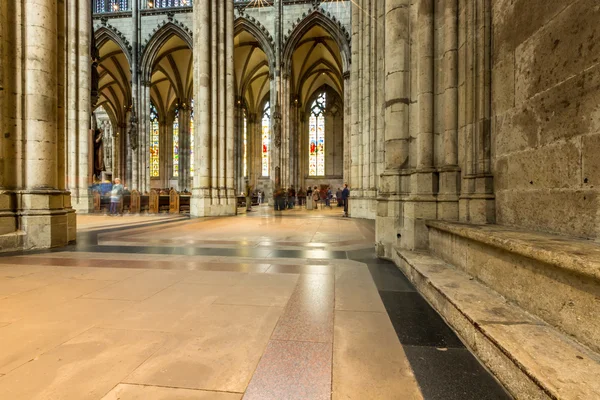 COLOGNE, GERMANY - AUGUST 26: walk way inside the Cologne Cathedral on August 26, 2014 in Cologne, Germany. commenced in 1248 and complete finished in 1880 — Stock Photo, Image