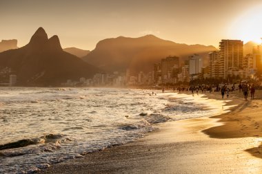 Akşamları Ipanema Sahili manzarası, Brezilya 