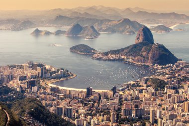 Rio de janeiro, Brezilya. Corcovado görüntülendi suggar somun ve botafogo Plajı